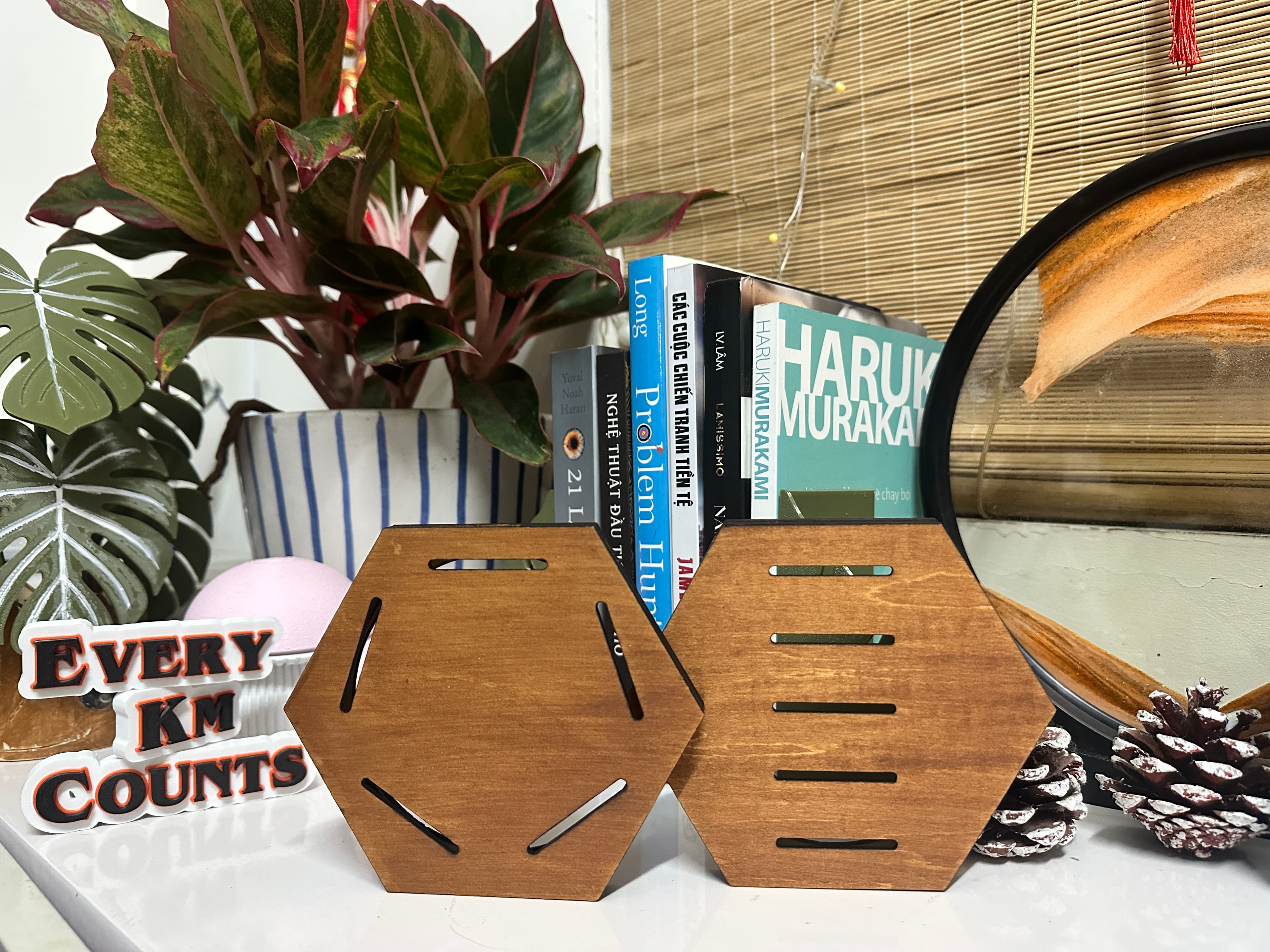 Wooden Hexagon Medal Display demo 1